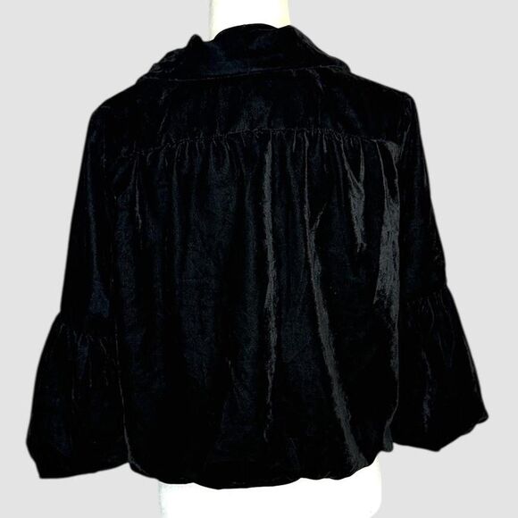 Vintage black velvet ruffled puff sleeve cropped jacket. - Picture 4 of 8